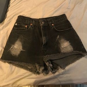 High waisted black Levi’s shorts